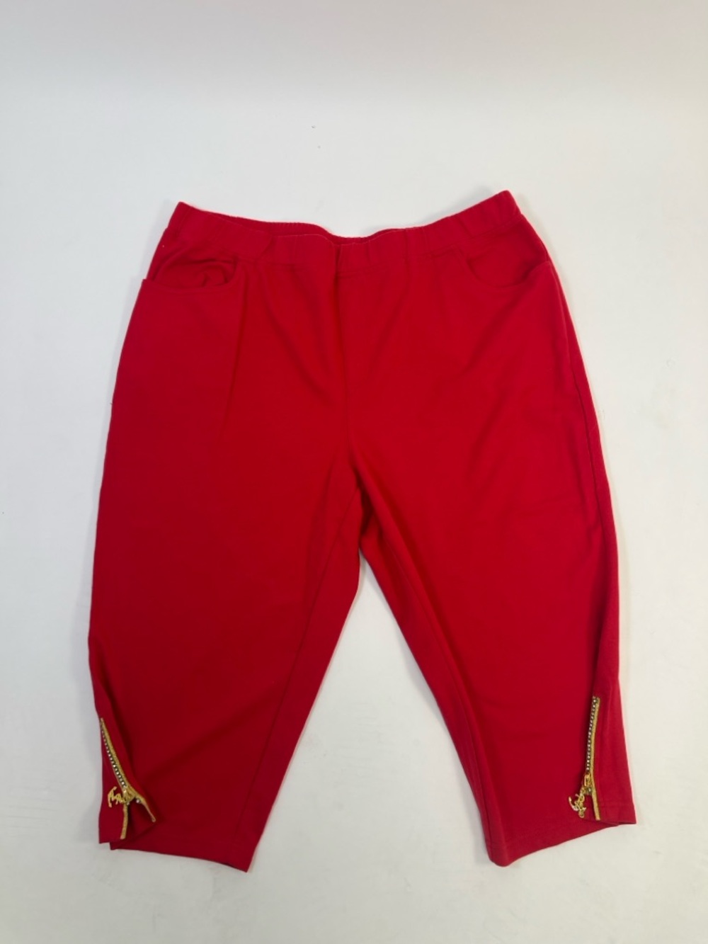 Quacker Factory Red Elastic Waist Capris with Gold Anchor Sparkly Accents - 1X
